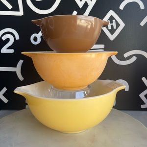 Vintage Town & Country PYREX- 441,442,443 Cinderella bowls